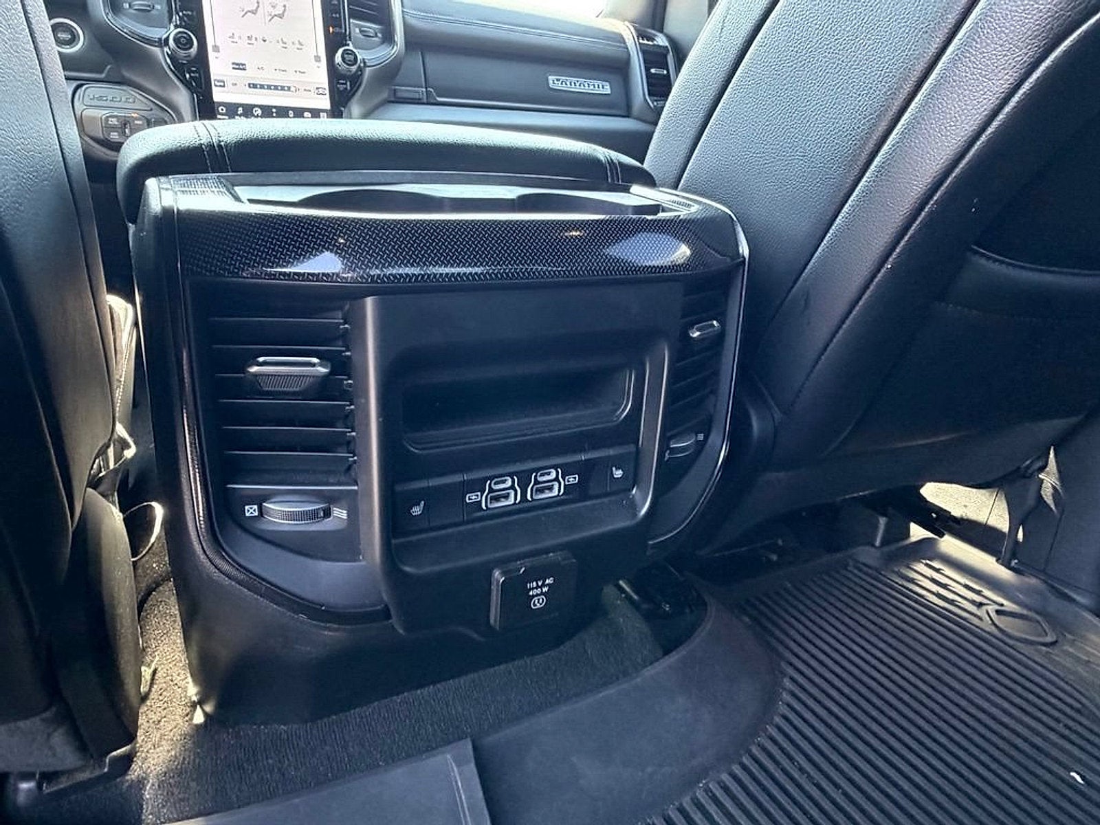2022 RAM 1500 Laramie Crew Cab 4x4 5'7" Box