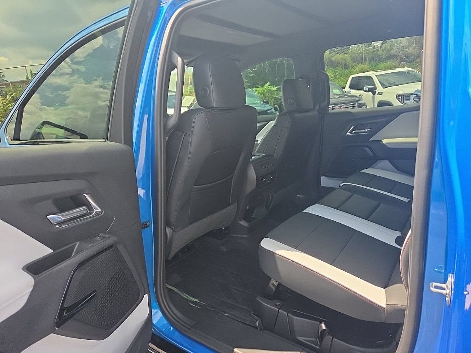 2025 Chevrolet Silverado EV RST - Max Range