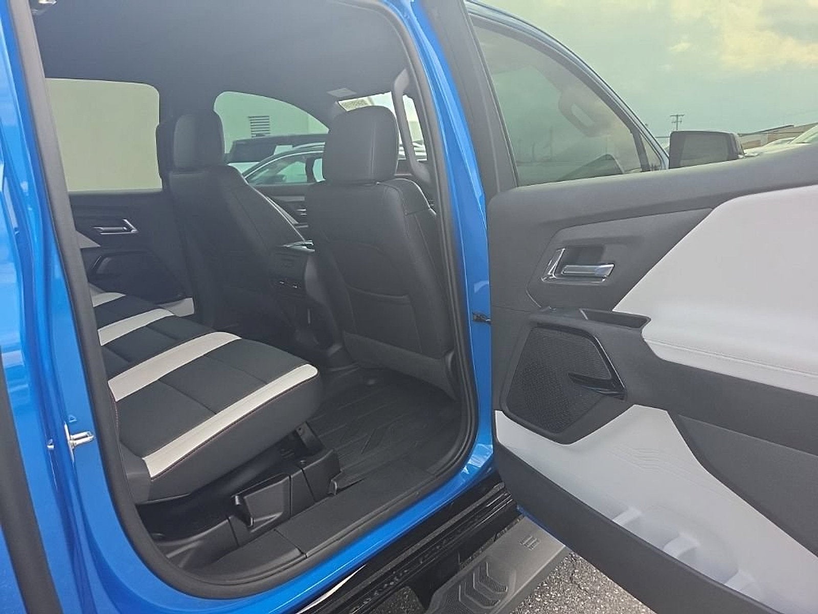 2025 Chevrolet Silverado EV RST - Max Range