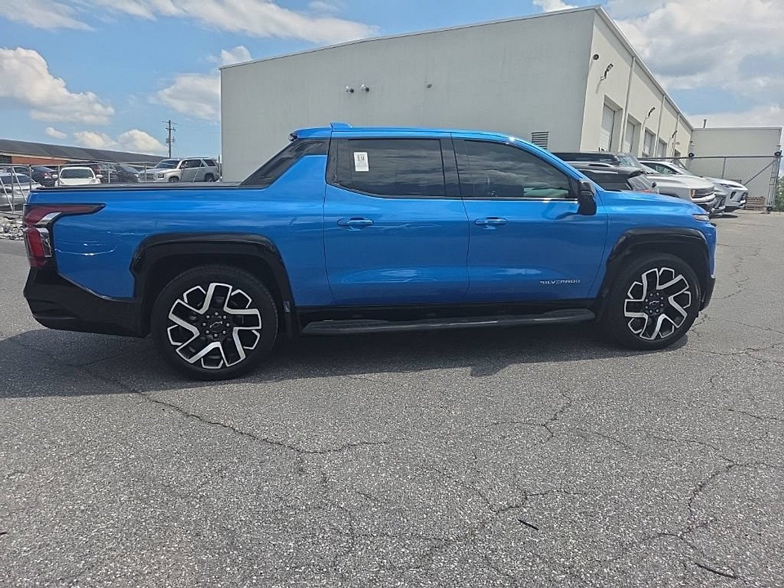 2025 Chevrolet Silverado EV RST - Max Range