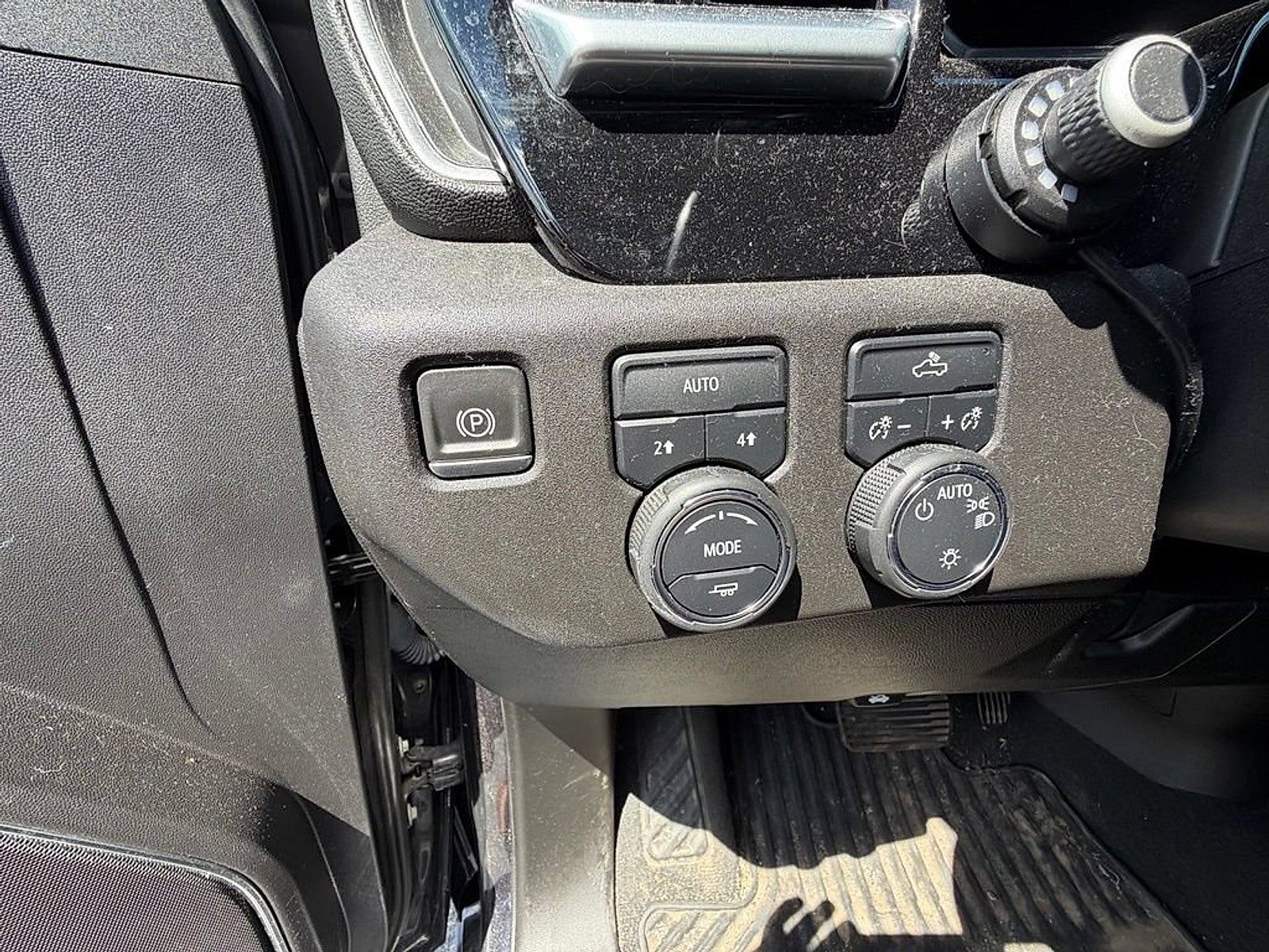 2022 Chevrolet Silverado 1500 LT (2FL)