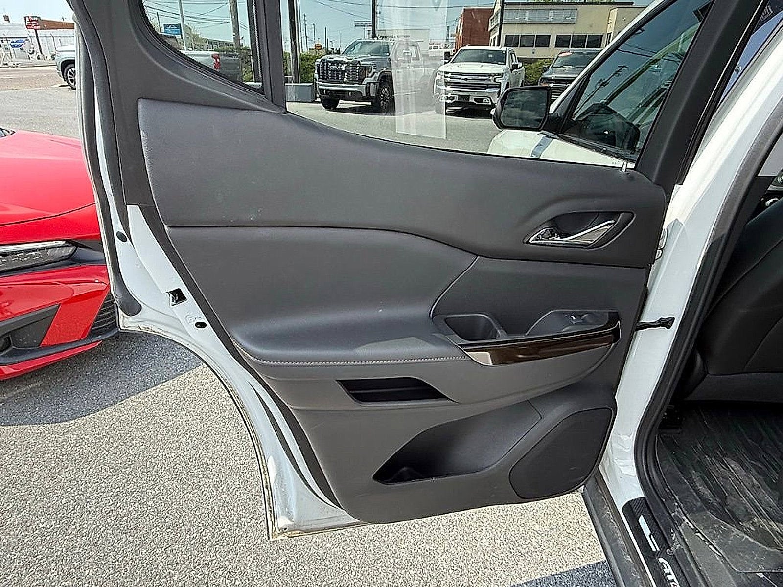 2023 GMC Acadia AT4