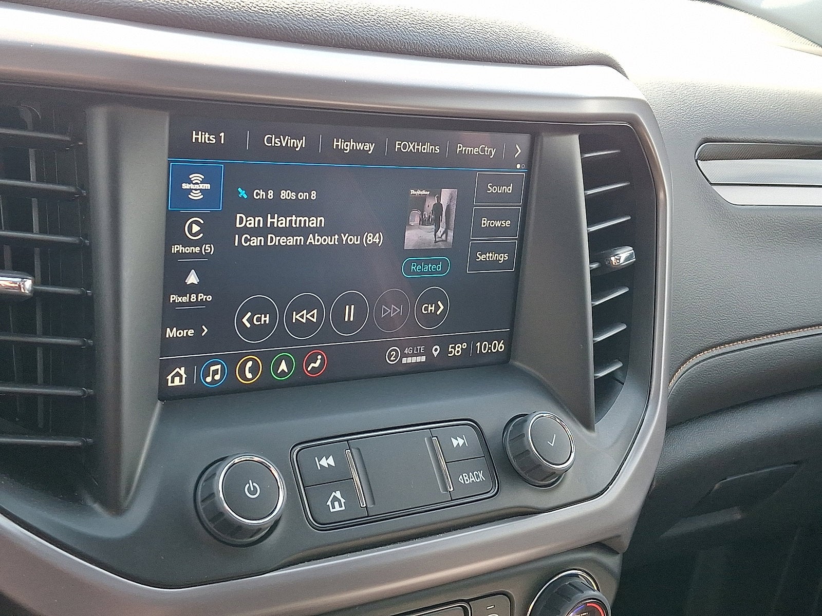 2023 GMC Acadia AT4