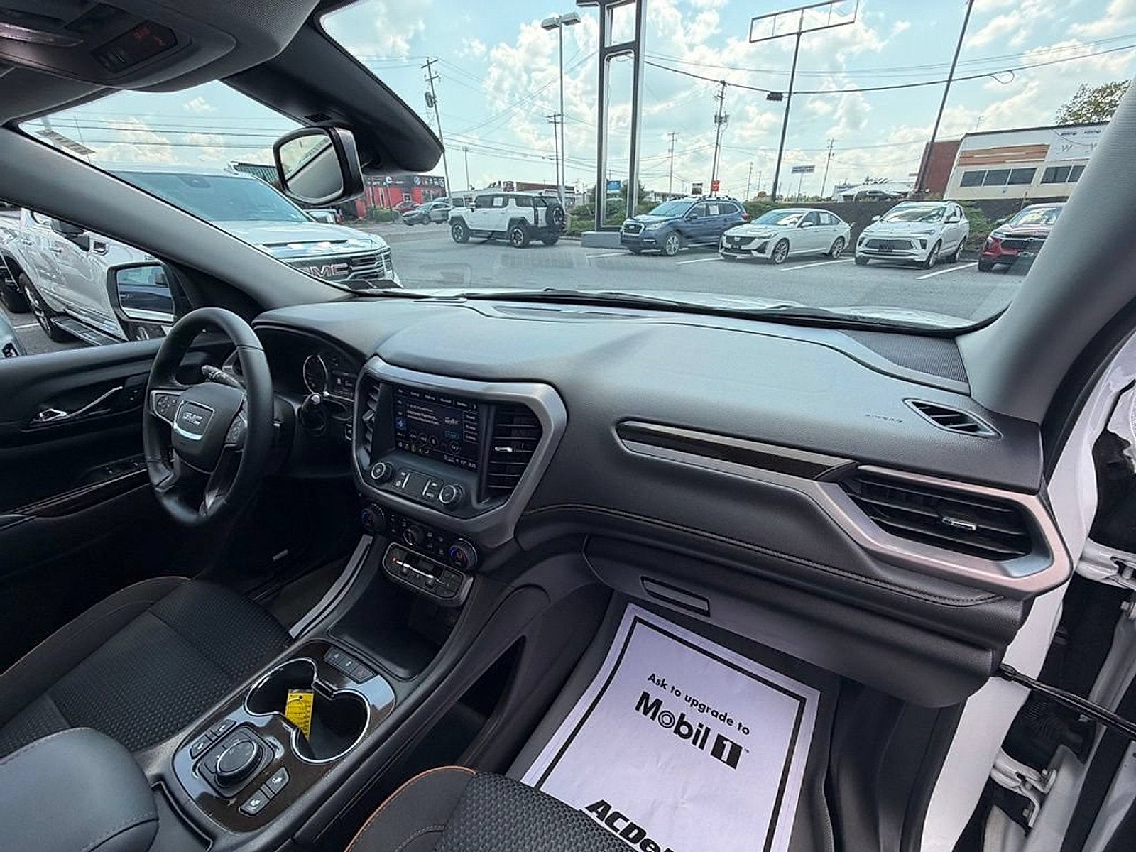 2023 GMC Acadia AT4