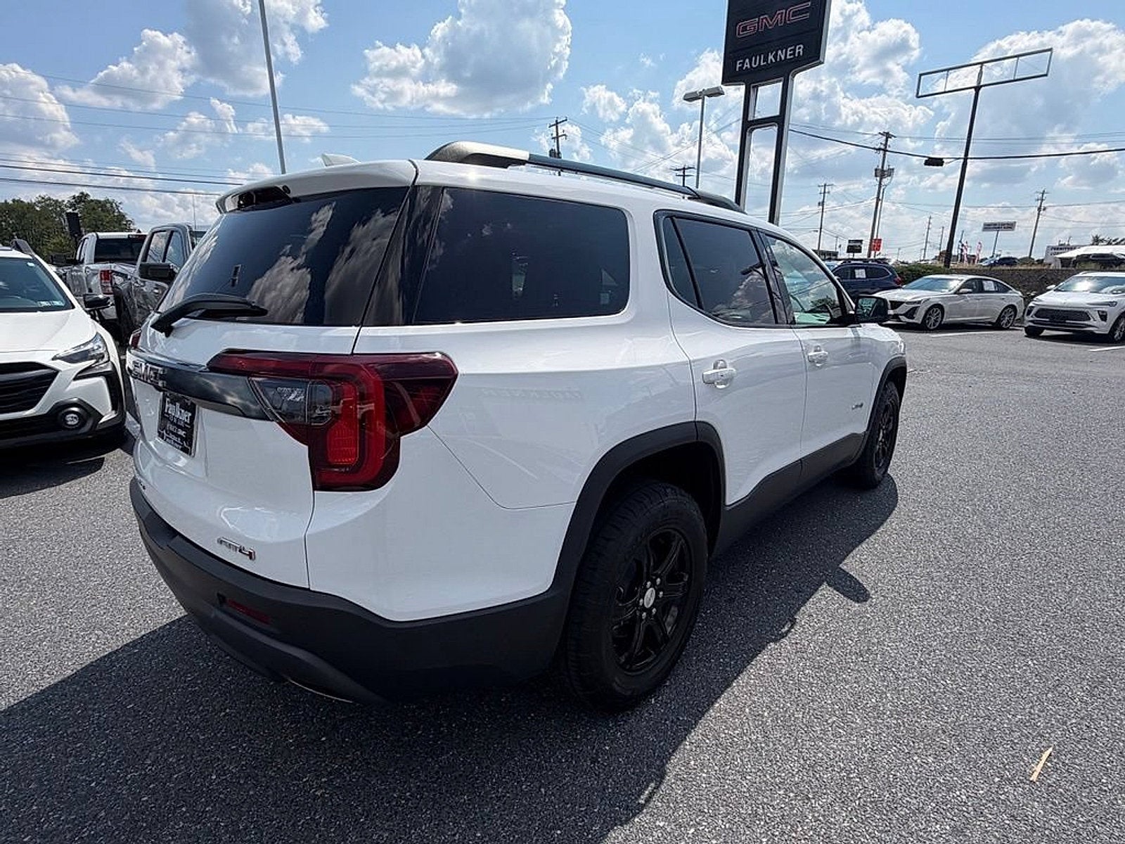 2023 GMC Acadia AT4
