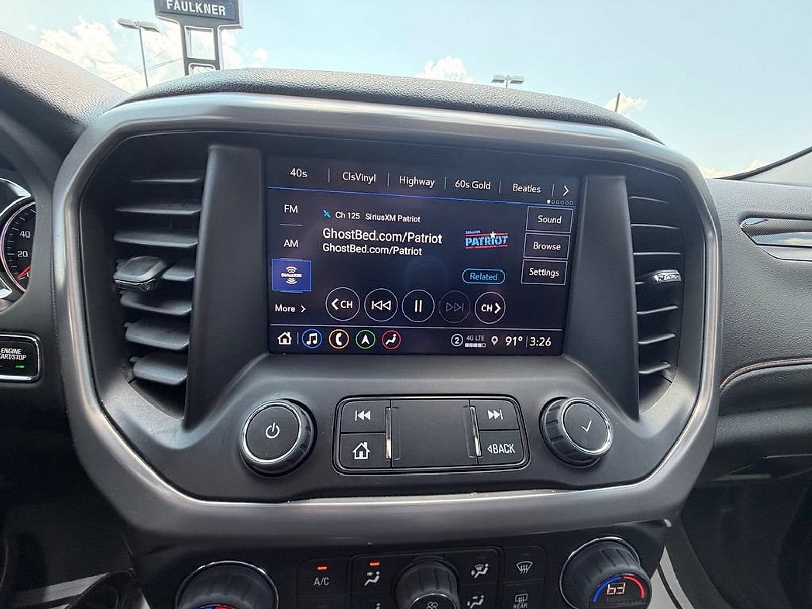 2023 GMC Acadia AT4