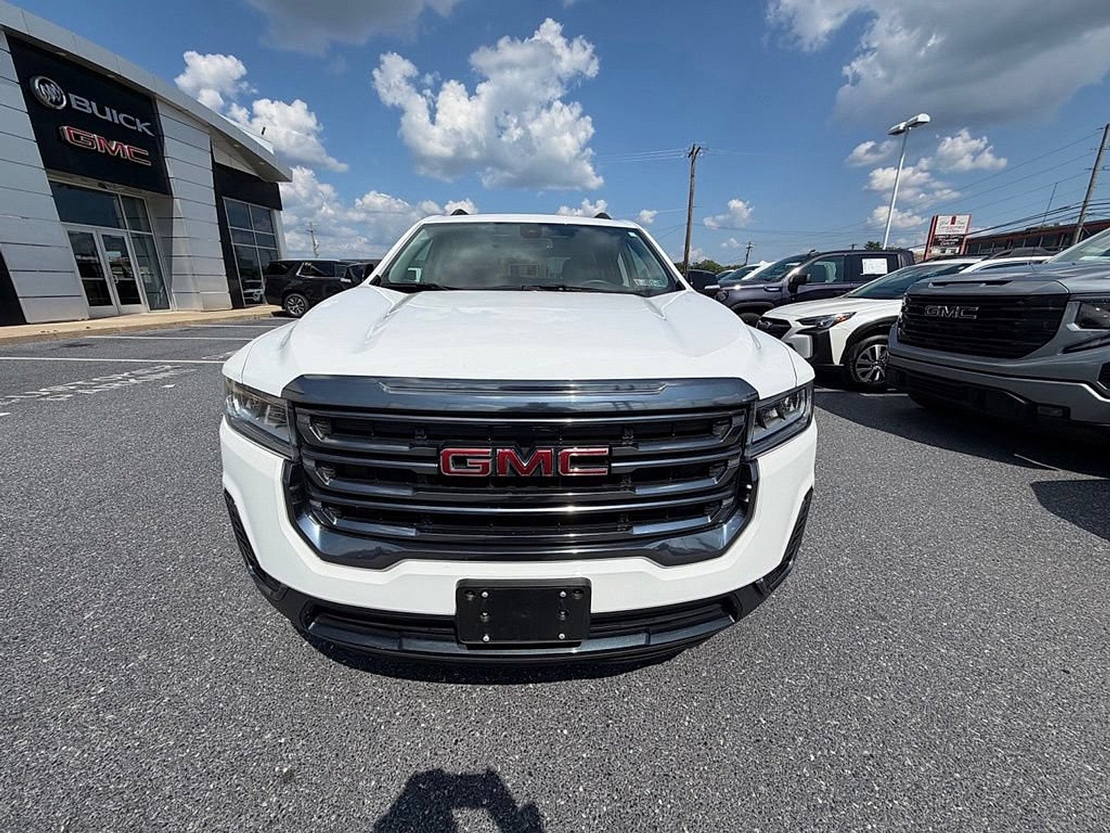 2023 GMC Acadia AT4