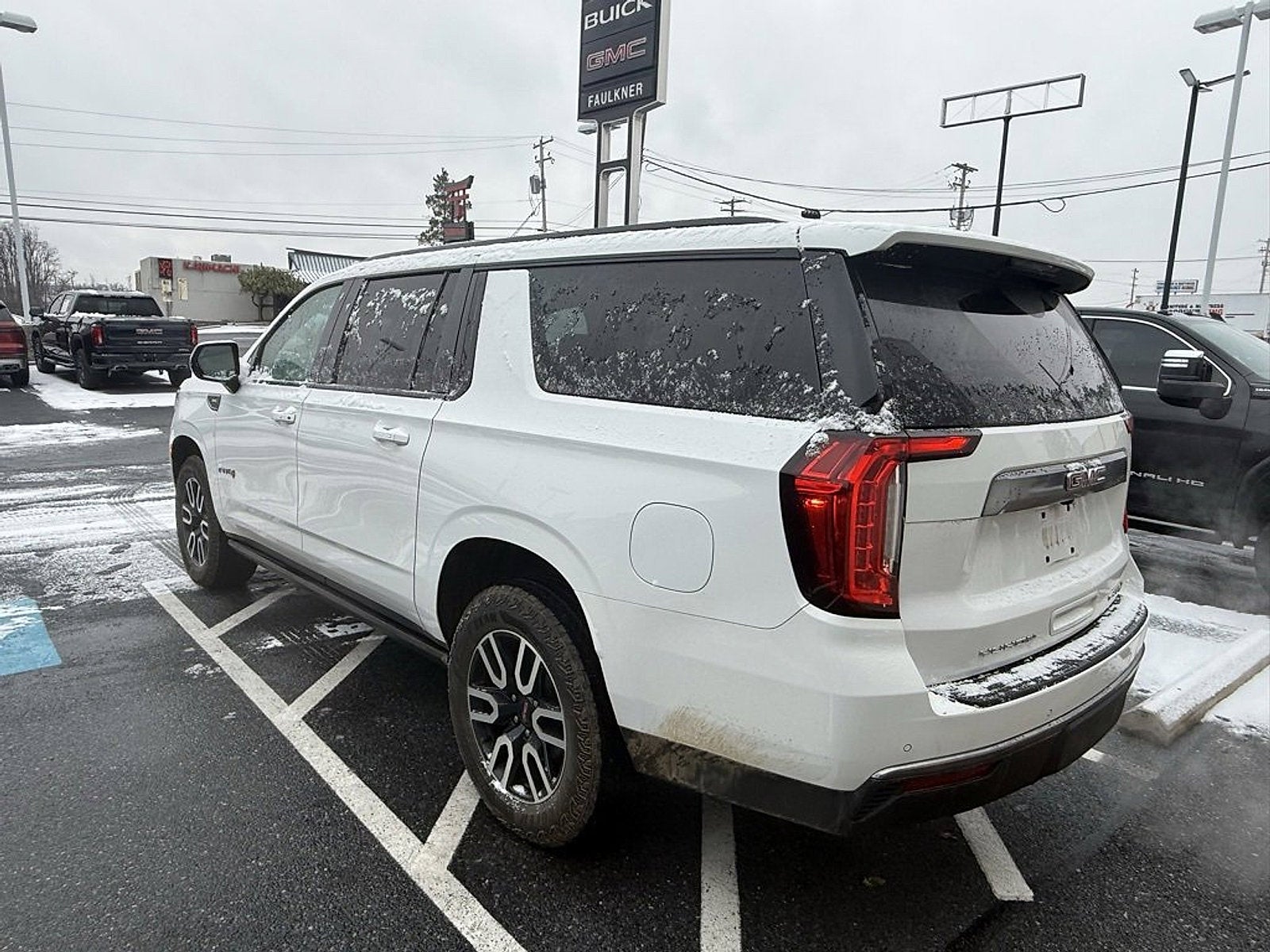 2023 GMC Yukon XL AT4