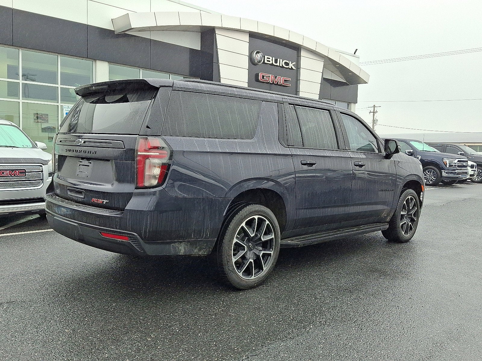 2023 Chevrolet Suburban RST