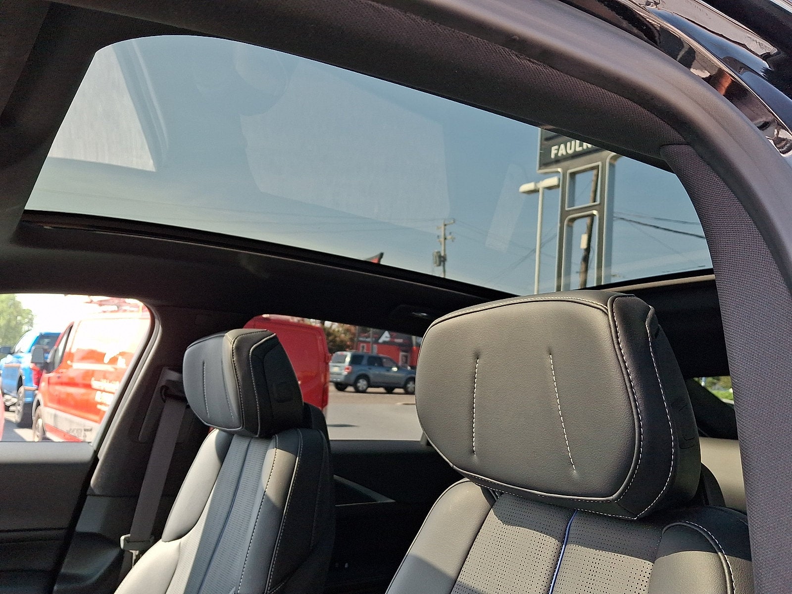 2024 Cadillac LYRIQ Luxury 1