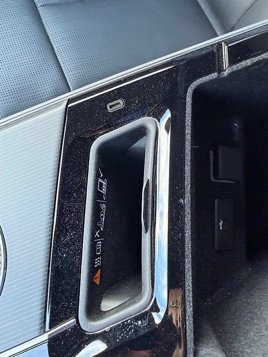 2024 Cadillac LYRIQ Luxury 1