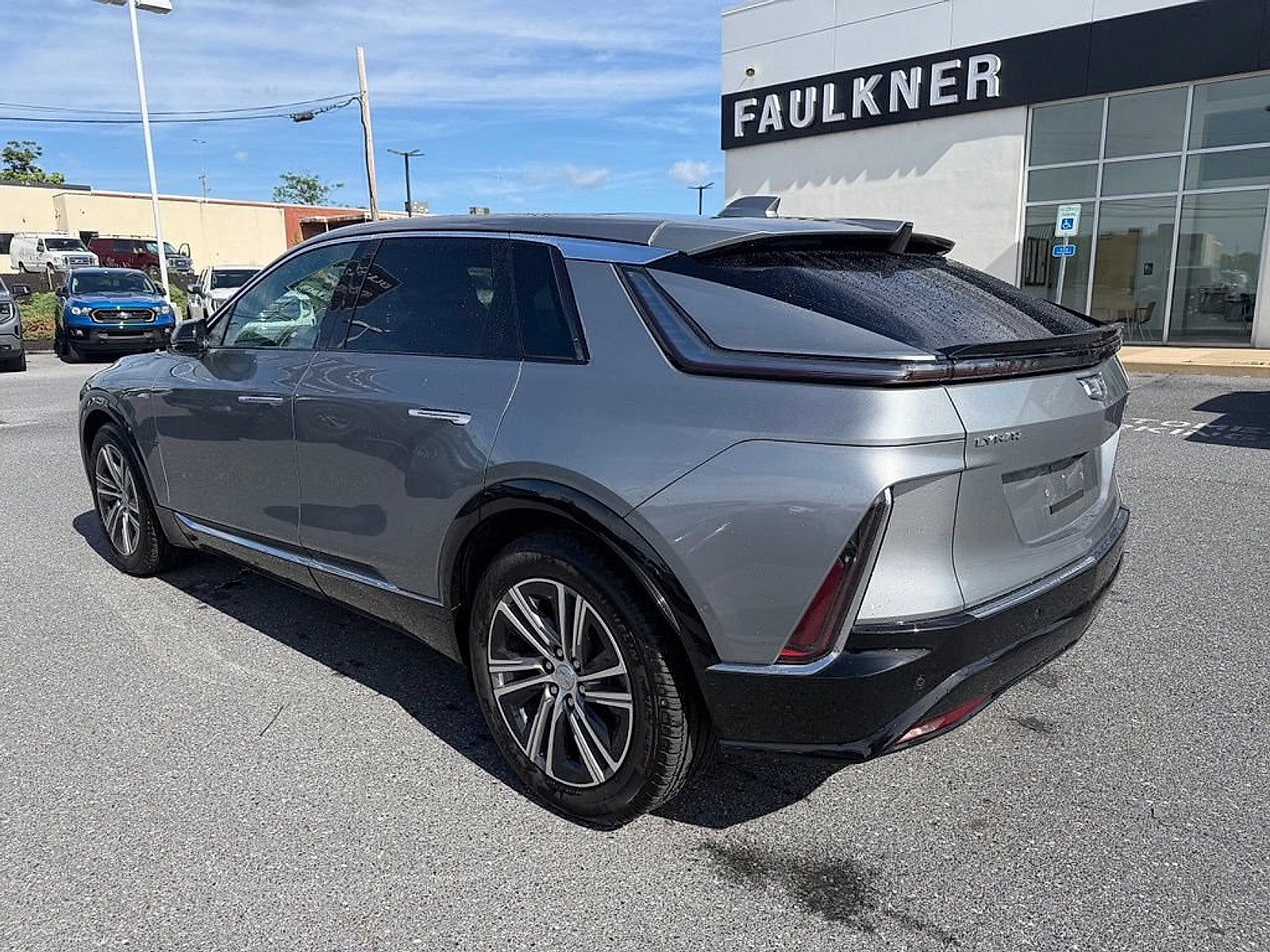 2024 Cadillac LYRIQ Luxury 1