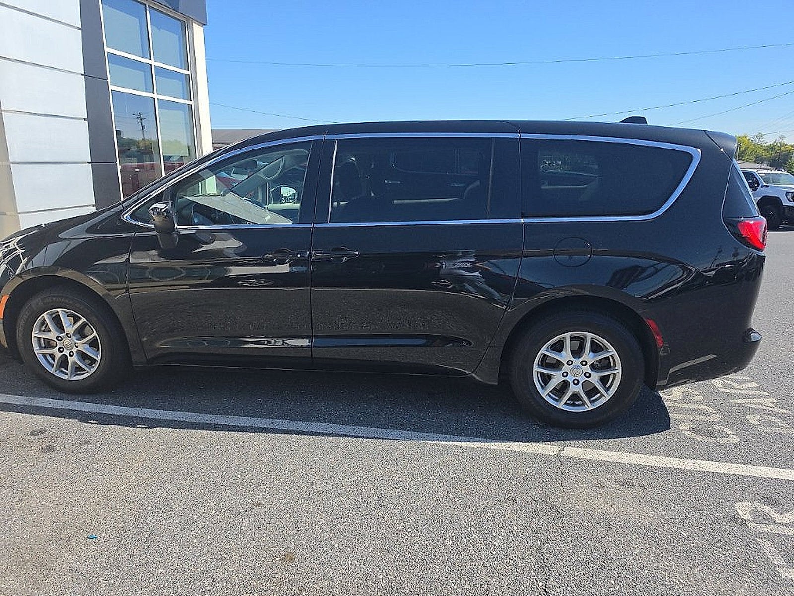 2020 Chrysler Voyager LX