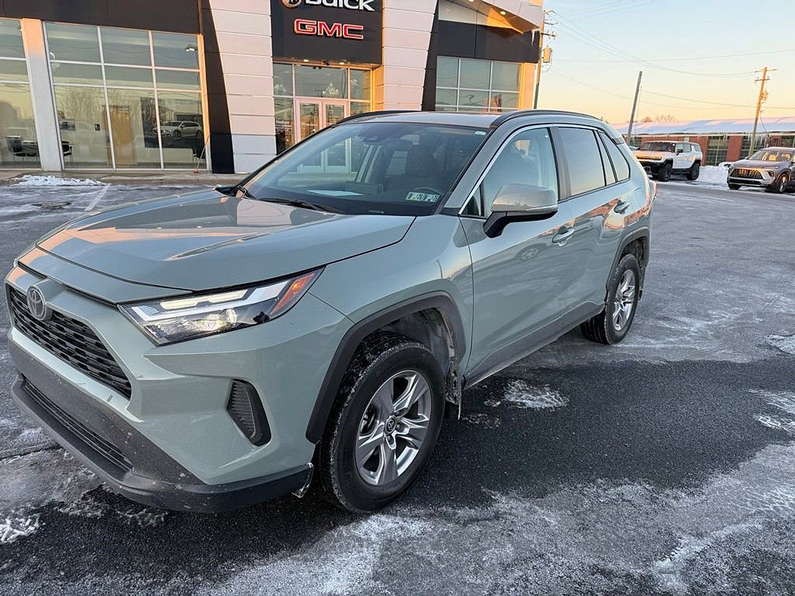 2023 Toyota RAV4 XLE