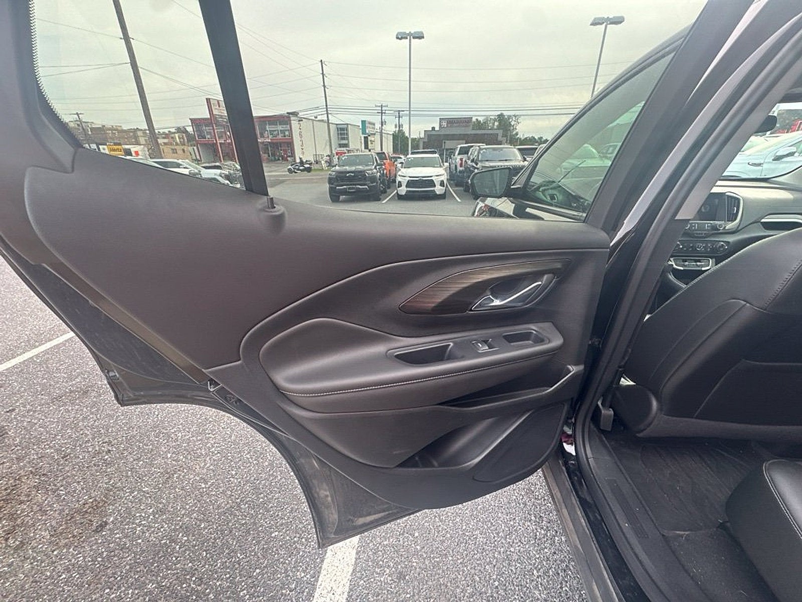 2023 GMC Terrain SLT
