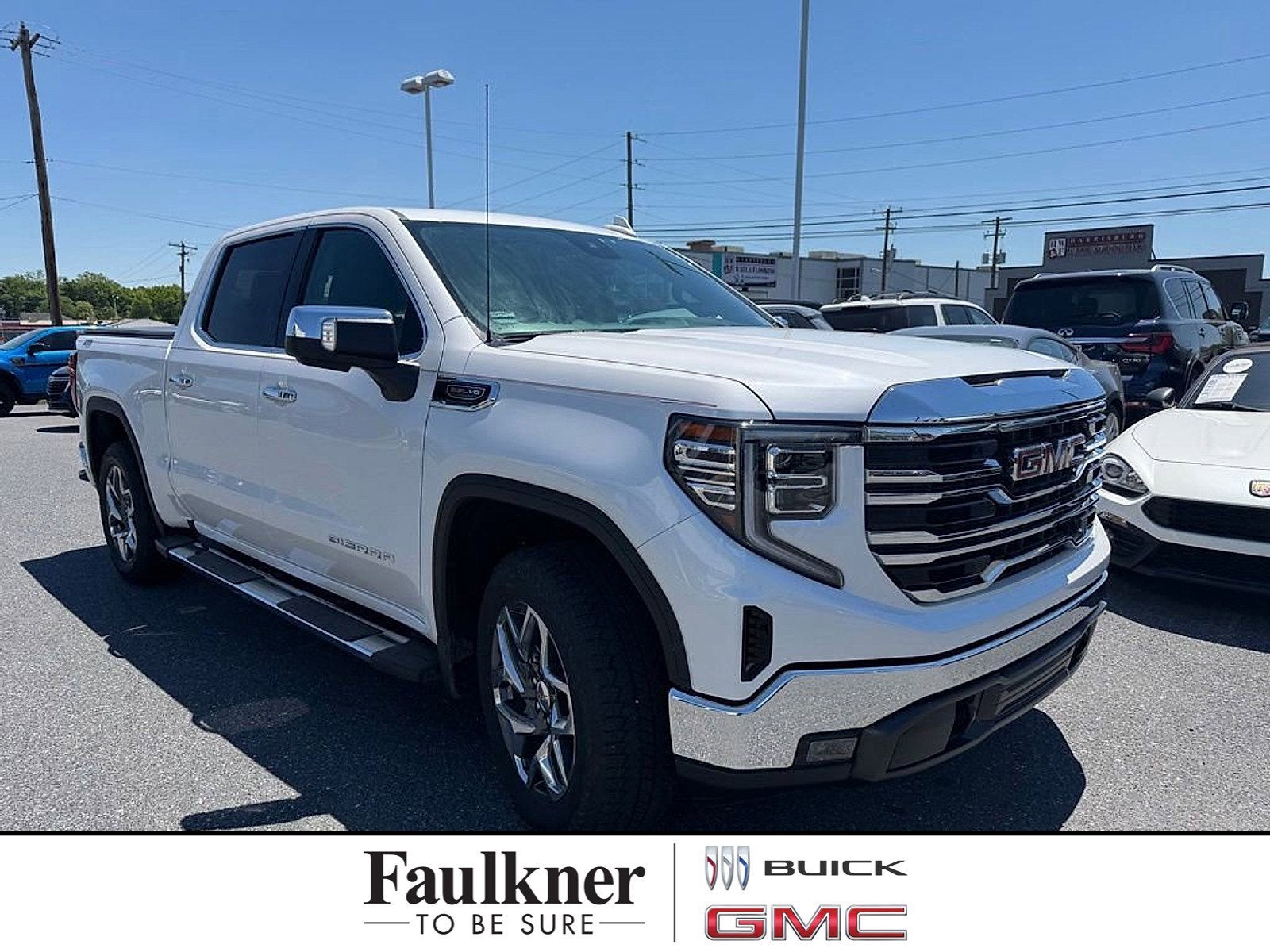 2023 GMC Sierra 4WD Crew Cab Short Box SLT's photo