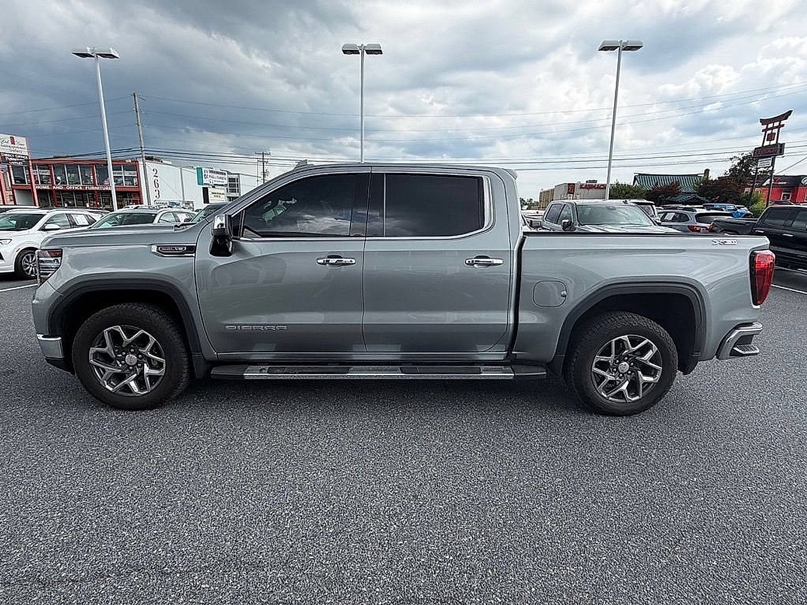 2024 GMC Sierra 1500 SLT