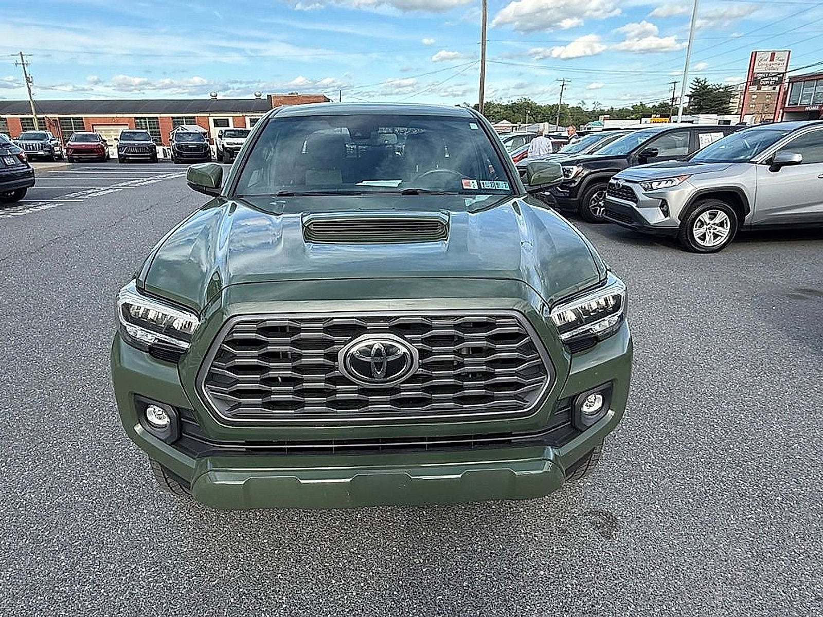 2022 Toyota Tacoma 4WD SR