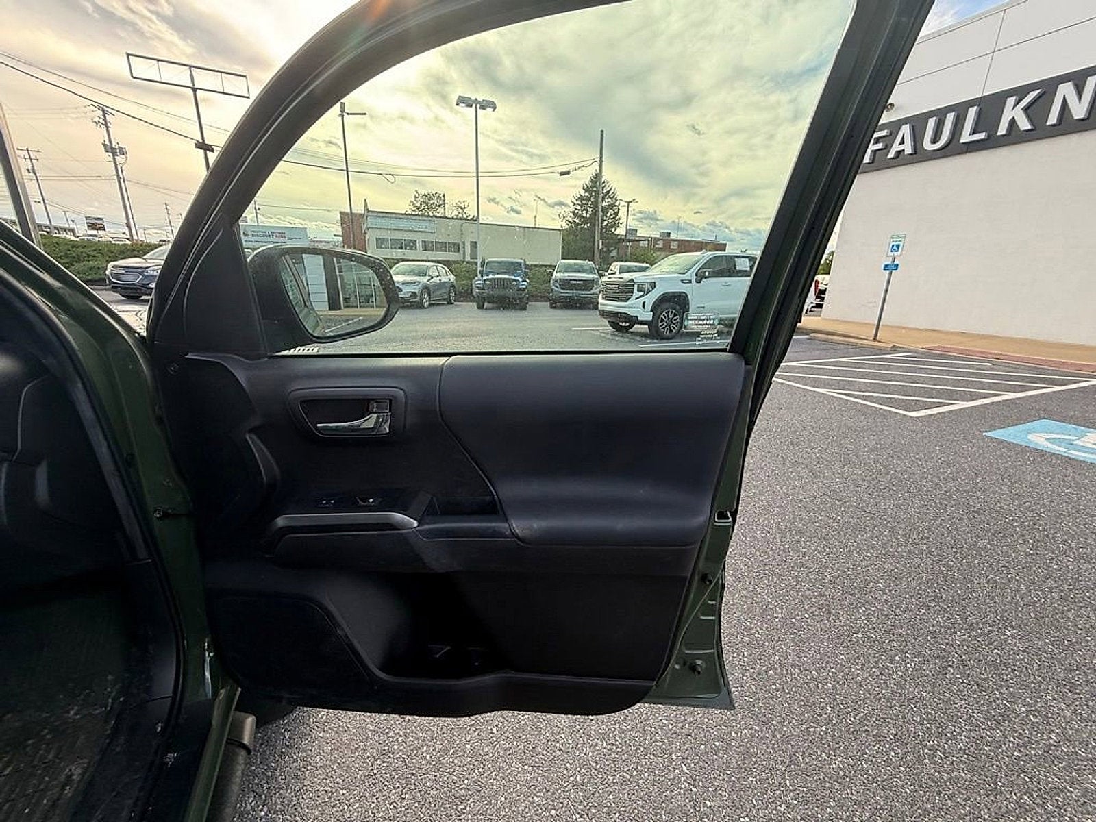 2022 Toyota Tacoma 4WD SR