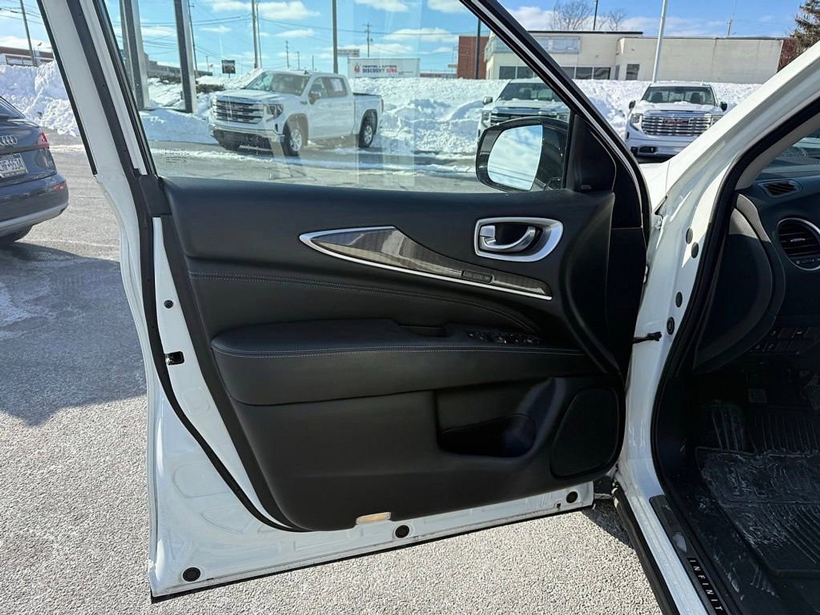 2020 INFINITI QX60 LUXE