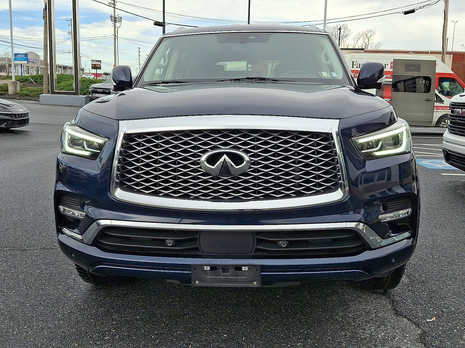 2024 INFINITI QX80 LUXE