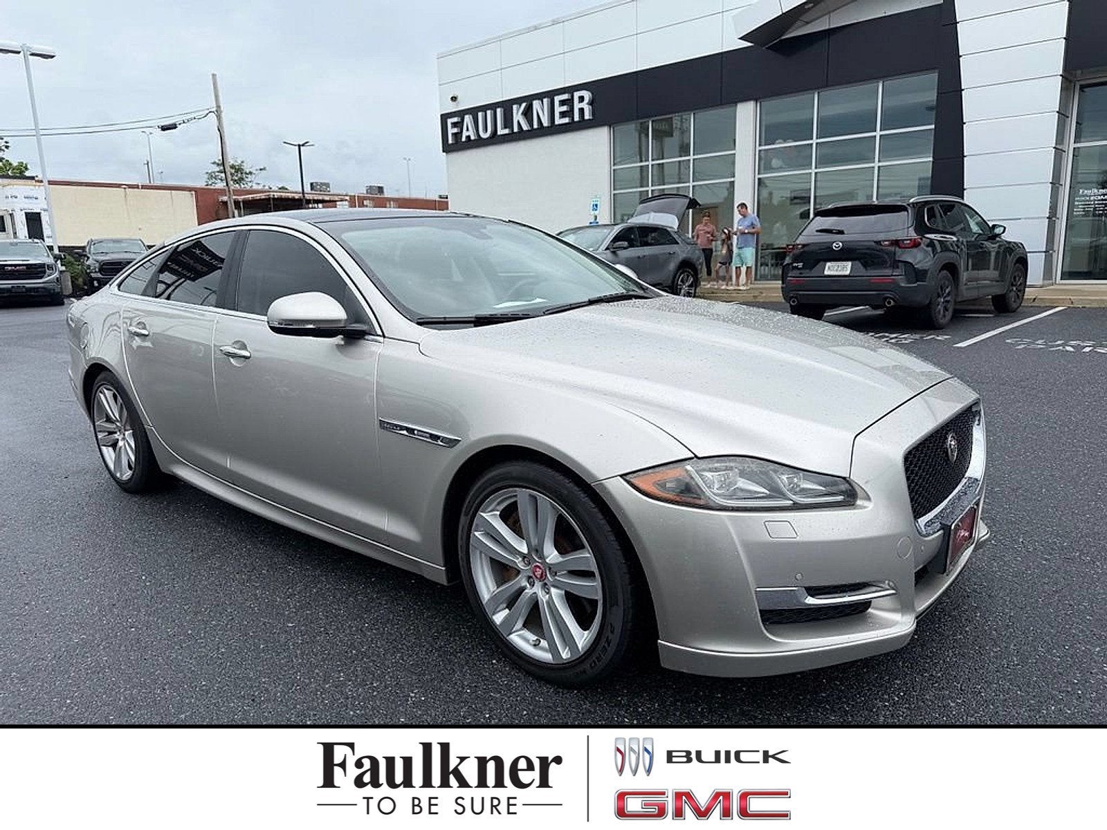2016 Jaguar XJ XJ R-Sport AWD's photo