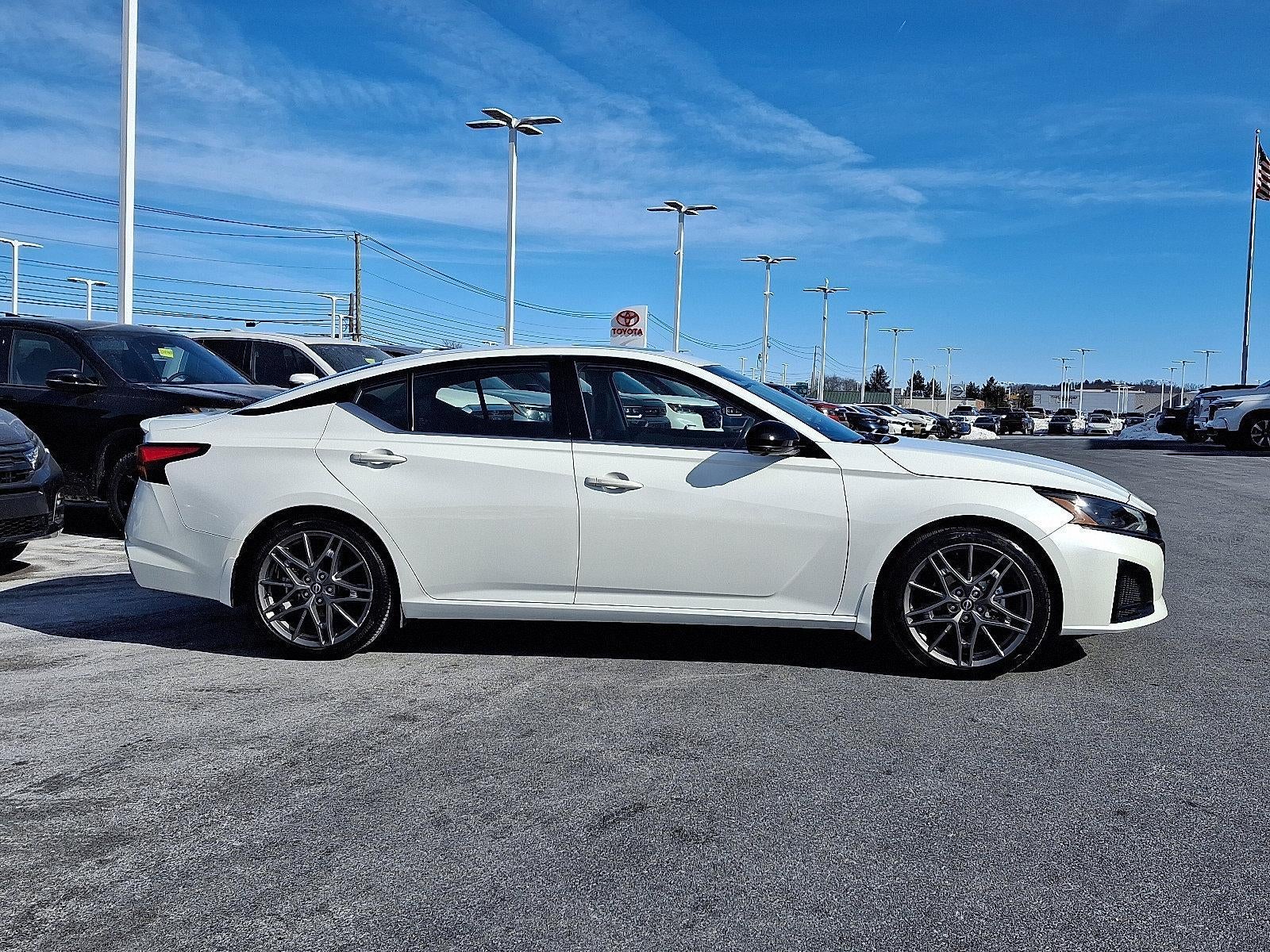 2023 Nissan Altima 2.0 SR Sedan