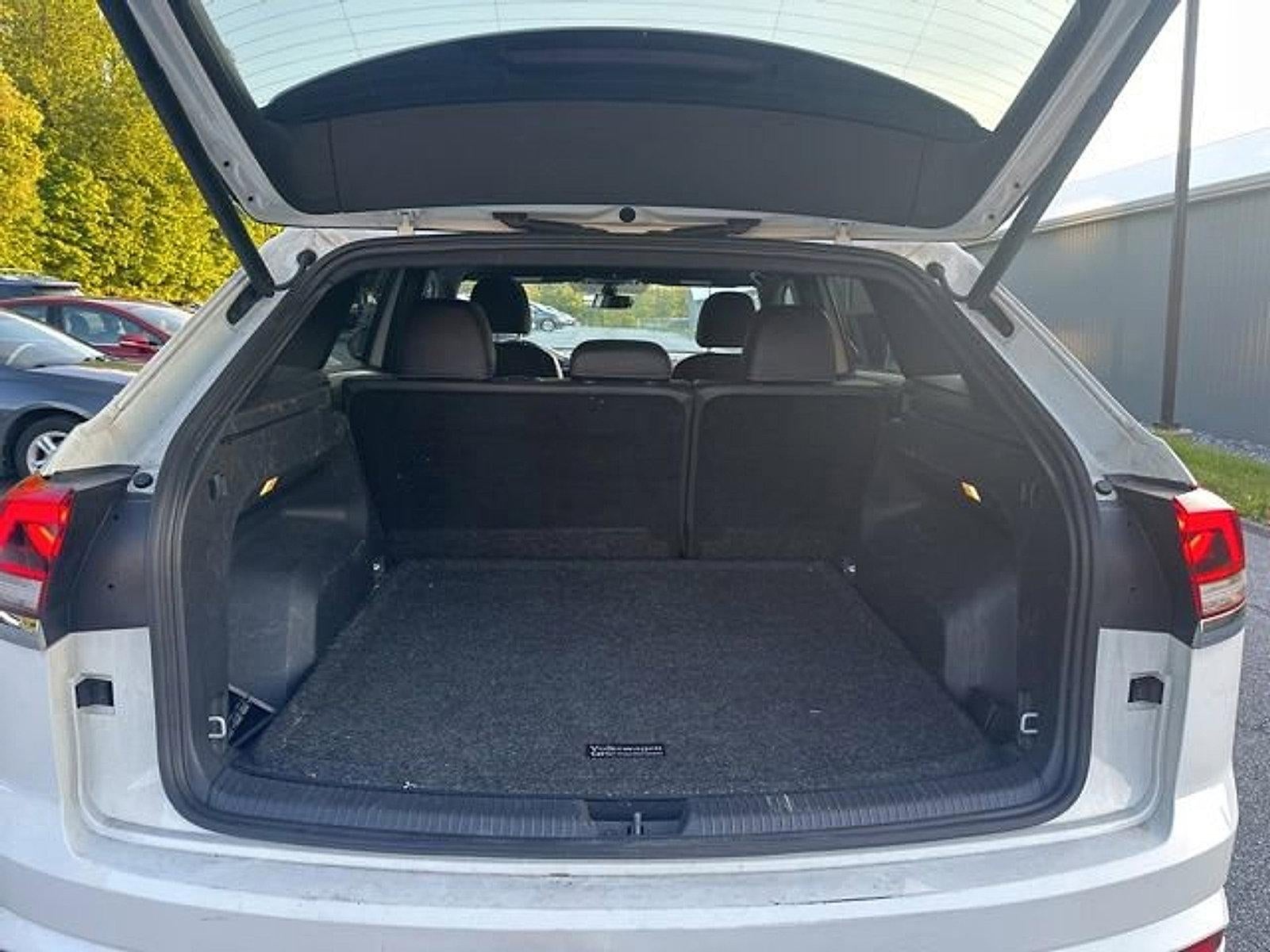 2020 Volkswagen Atlas Cross Sport 3.6L V6 SE w/Technology R-Line 4MOTION