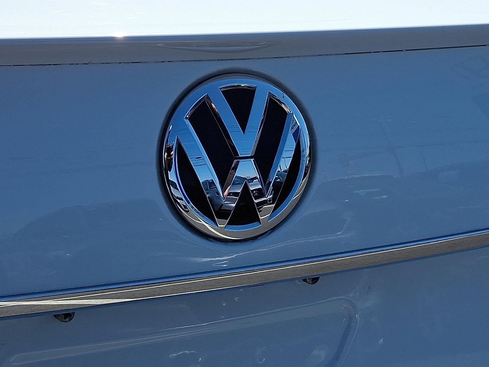 2017 Volkswagen Passat 1.8T SEL Premium Auto