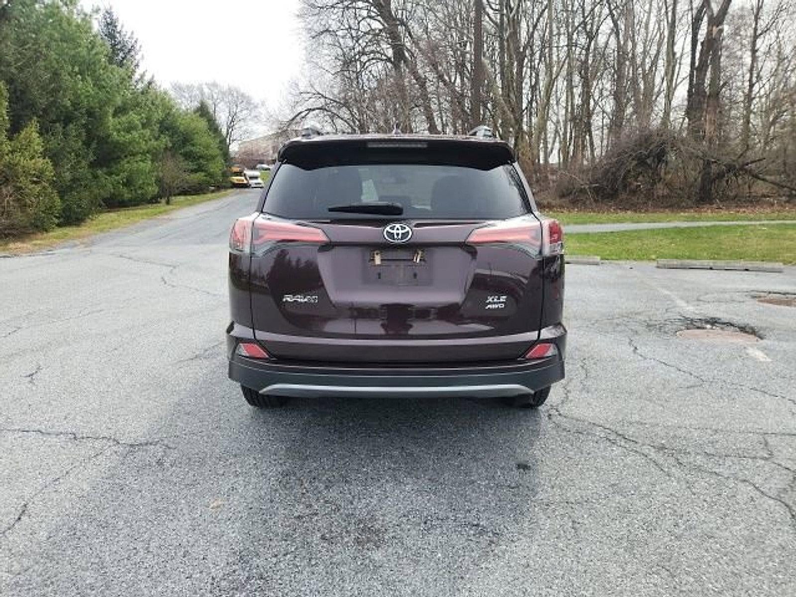2017 Toyota RAV4 XLE AWD (Natl)
