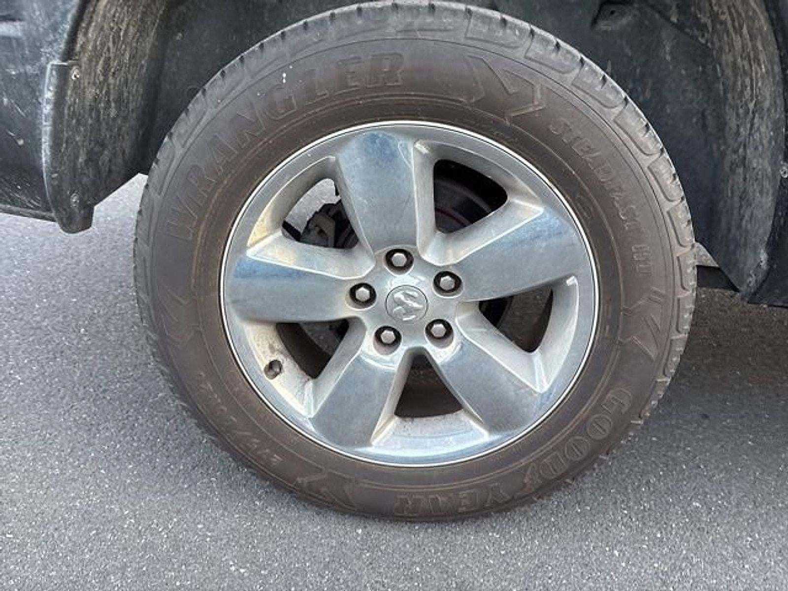 2016 RAM 1500 4WD Crew Cab 5.7 Ft Box Big Horn