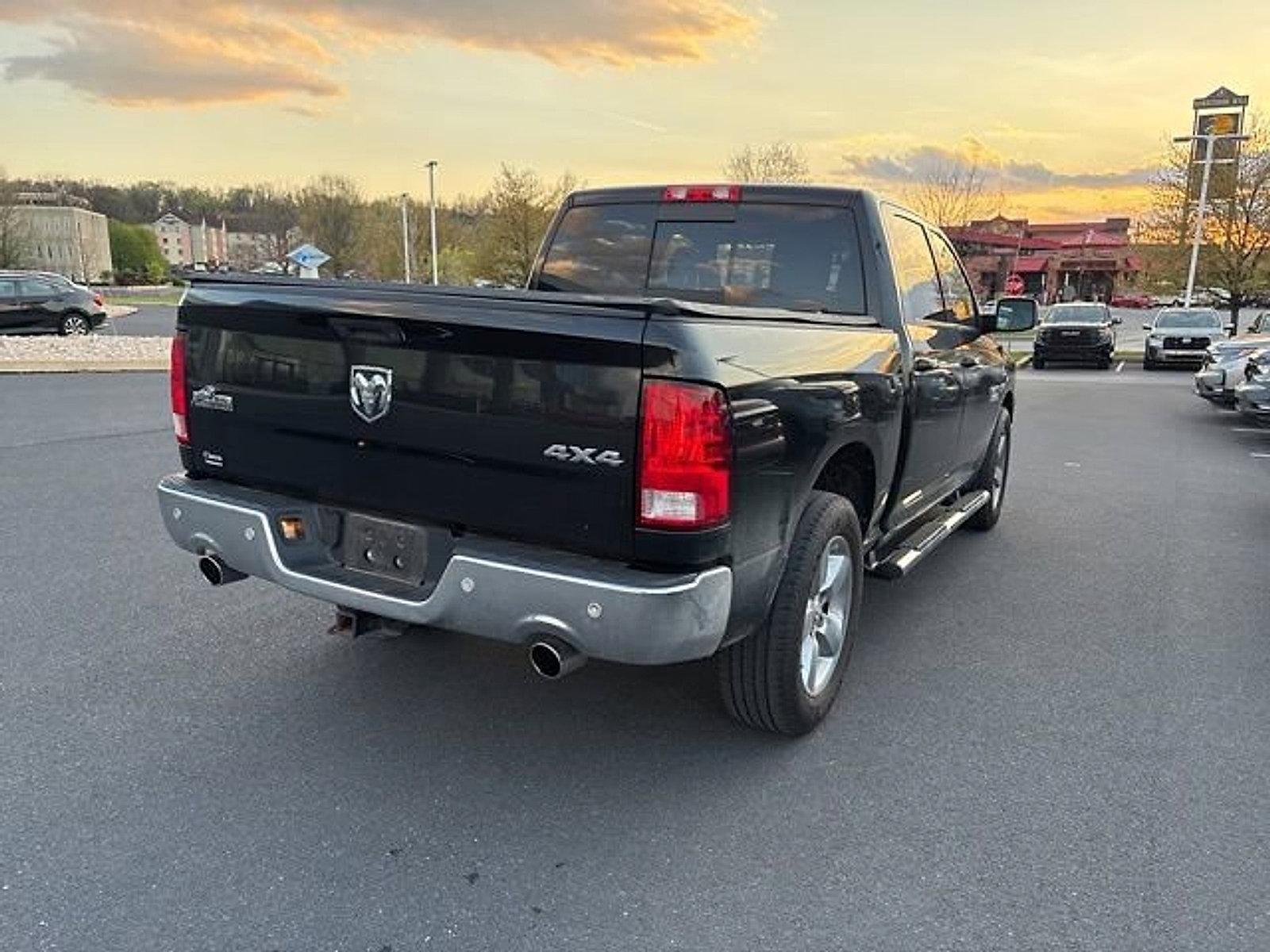 2016 RAM 1500 4WD Crew Cab 5.7 Ft Box Big Horn