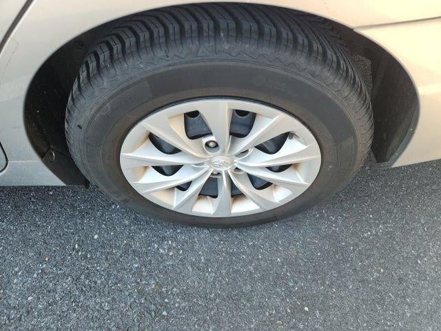 2015 Toyota Camry 4dr Sdn I4 Auto LE (SE)