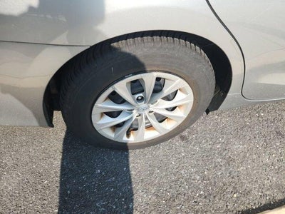 2015 Toyota Camry 4dr Sdn I4 Auto LE (SE)