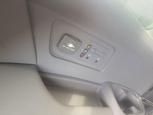 2014 Honda Odyssey Touring with DVD Rear Entertainment System and Navigation