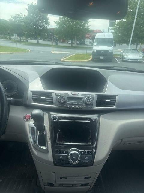2014 Honda Odyssey Touring with DVD Rear Entertainment System and Navigation