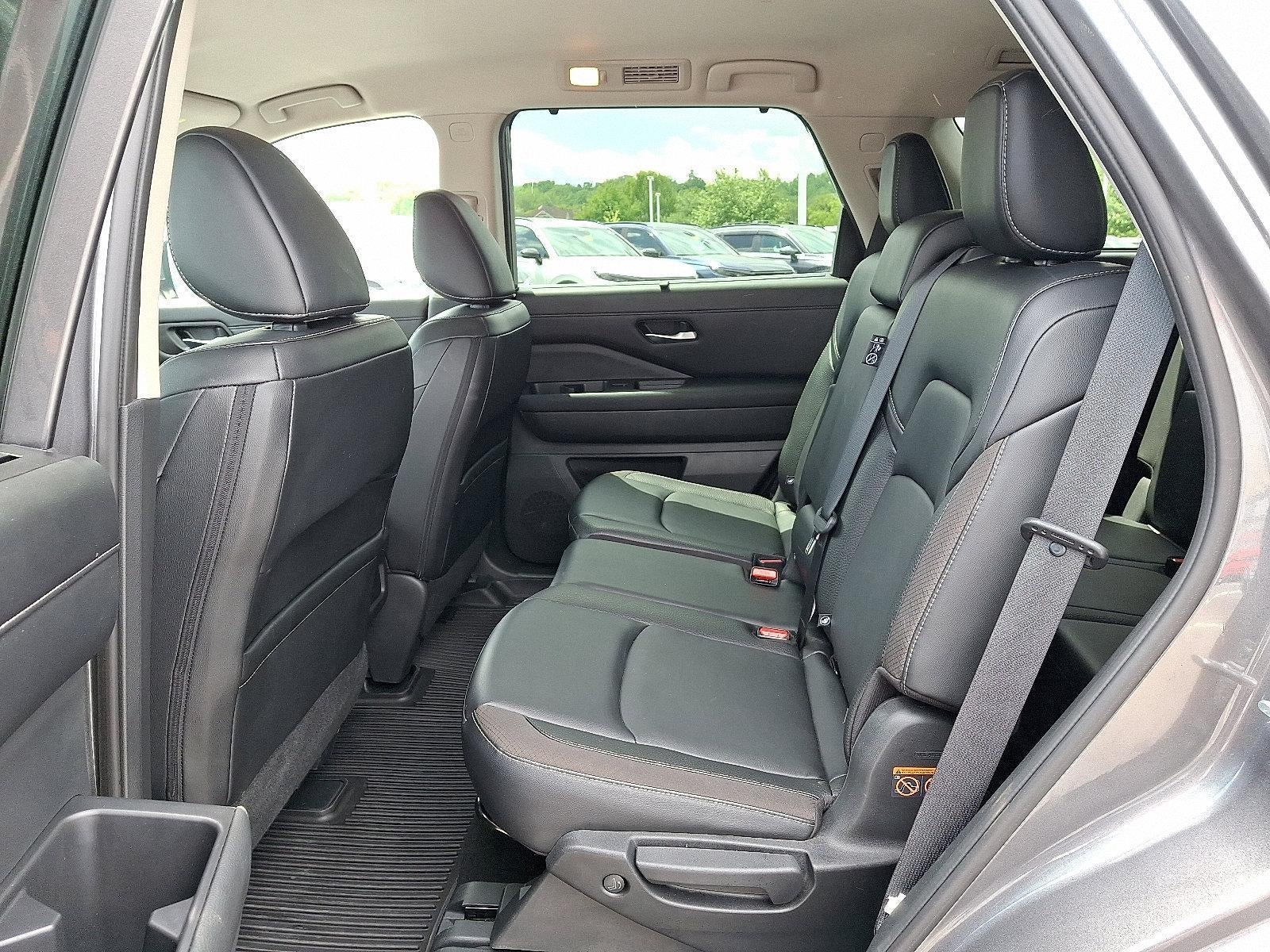 2023 Nissan Pathfinder SL 4WD