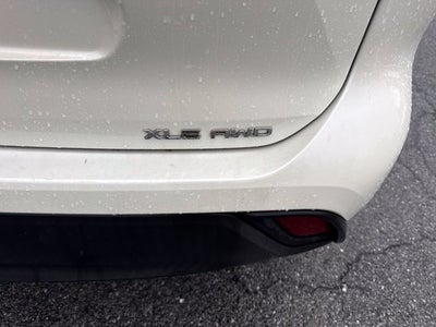 2021 Toyota Highlander XLE **LOW MILES