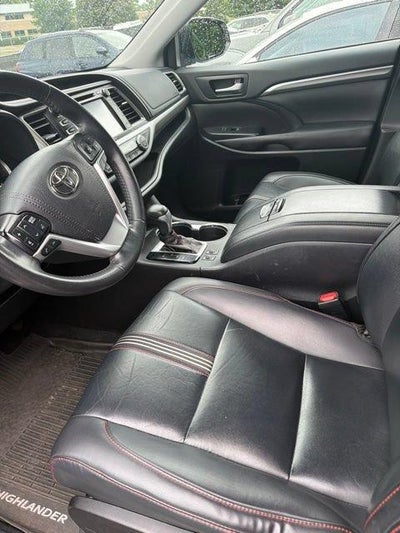 2019 Toyota Highlander SE V6 AWD (Natl)
