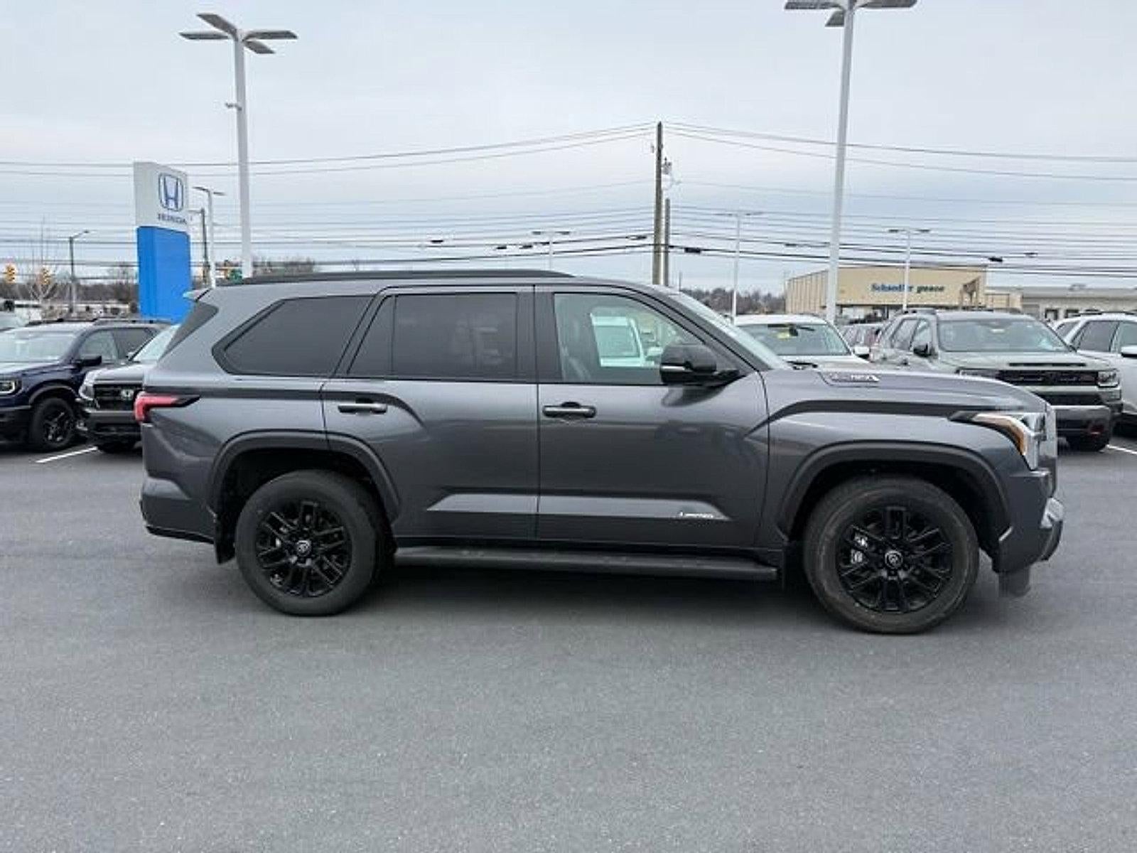 2026 Toyota Sequoia SR5 4WD (SE)