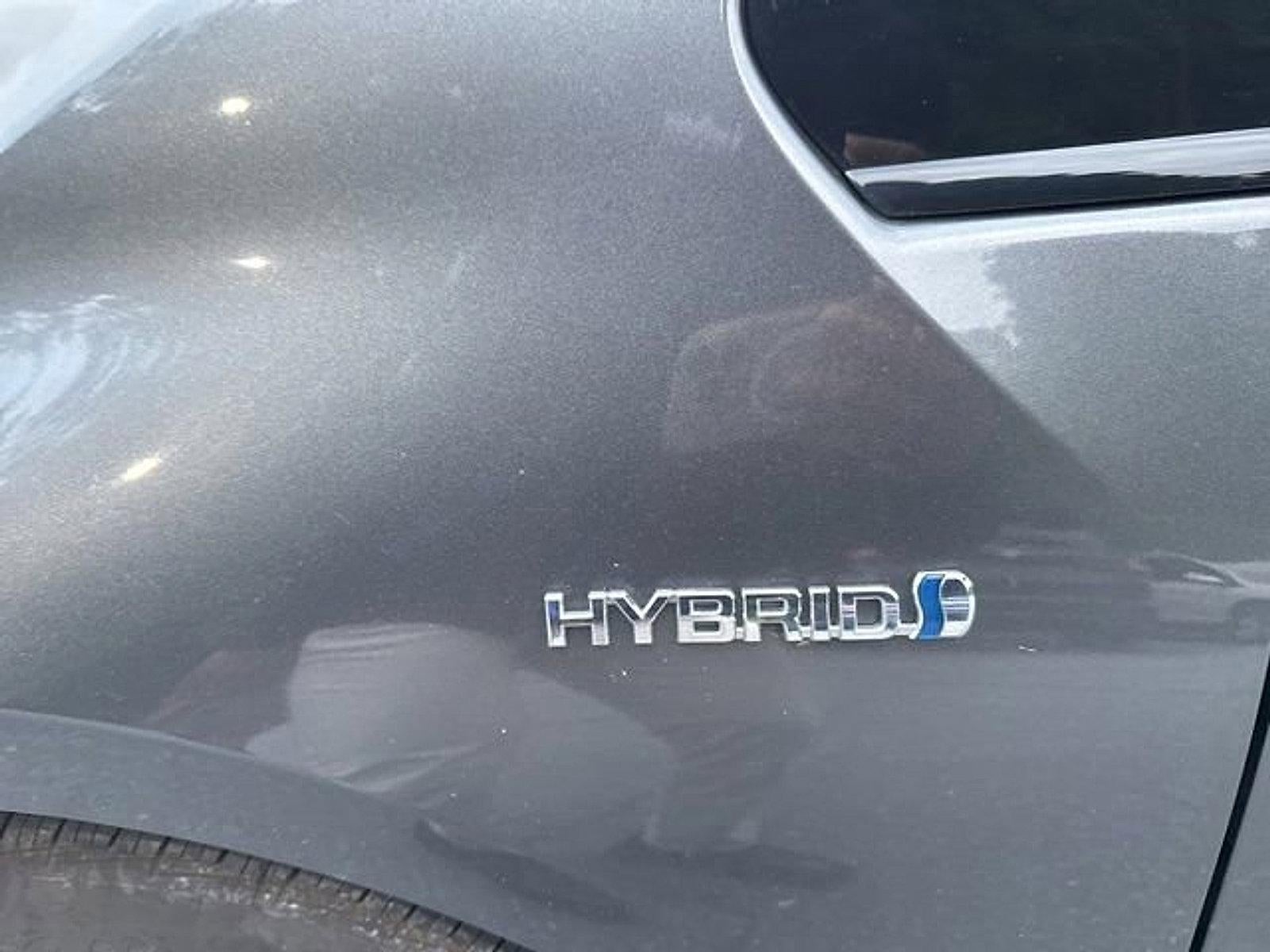 2019 Toyota Prius LE (Natl)