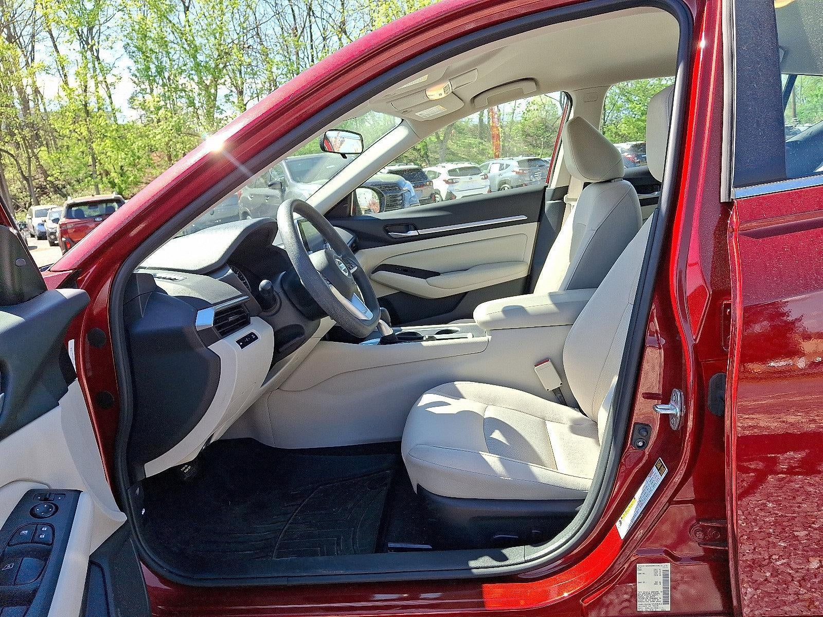 2022 Nissan Altima 2.5 SV Sedan