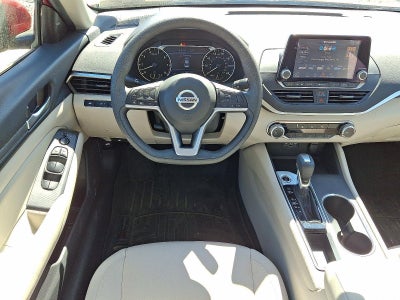 2022 Nissan Altima 2.5 SV Sedan