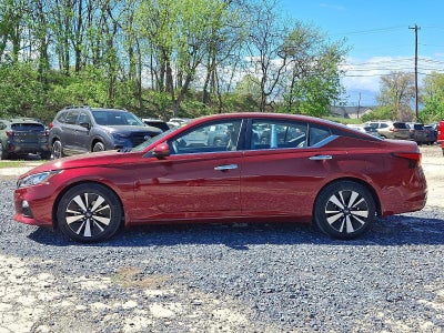2022 Nissan Altima 2.5 SV Sedan