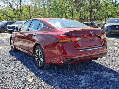 2022 Nissan Altima 2.5 SV Sedan