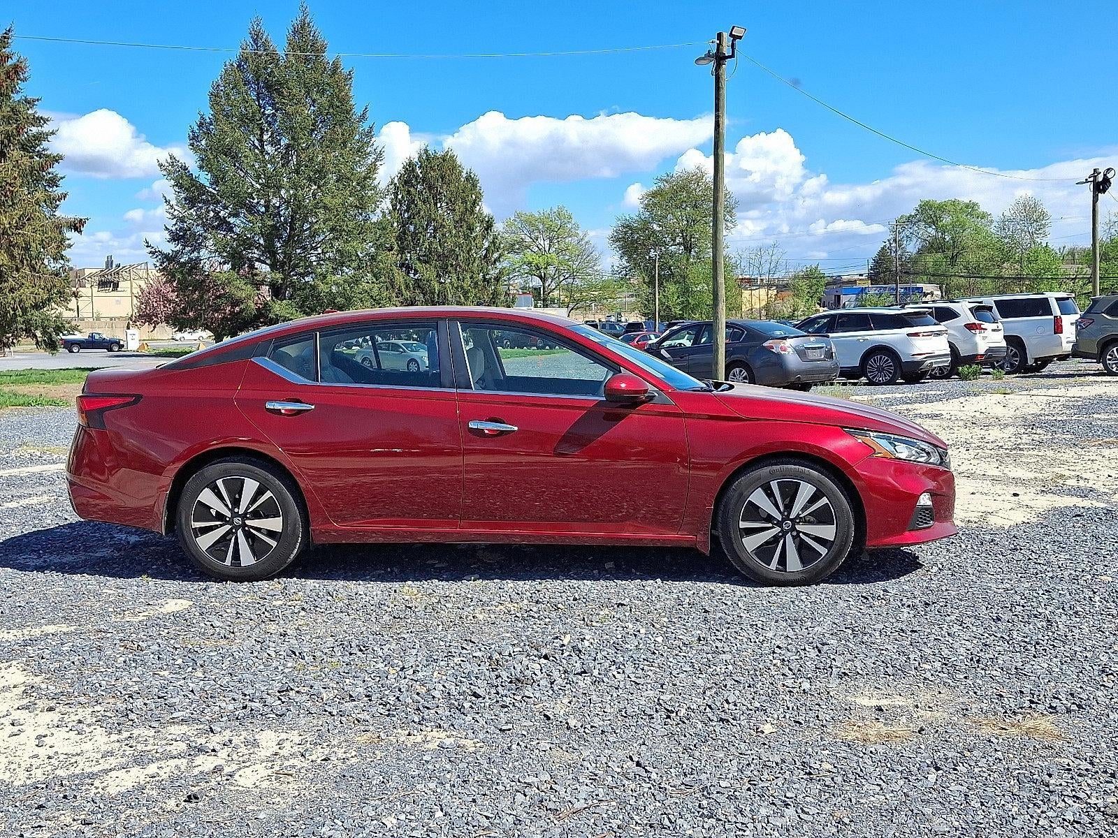 2022 Nissan Altima 2.5 SV Sedan
