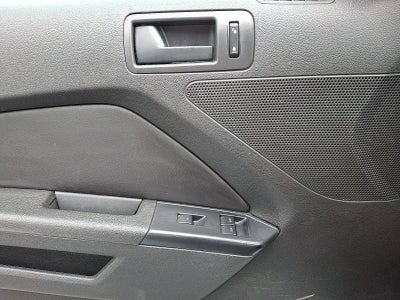 2014 Ford Mustang 2dr Conv V6