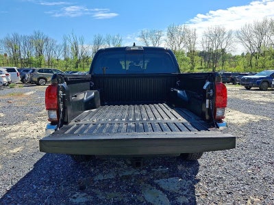 2022 Toyota Tacoma 4WD 4WD SR5 Double Cab 5' Bed V6 AT (Natl)
