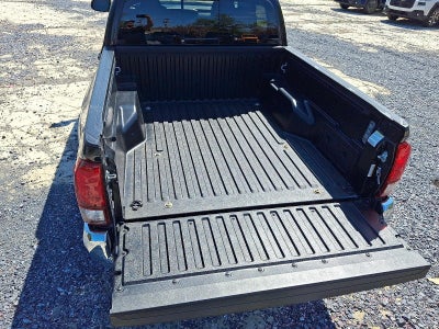2022 Toyota Tacoma 4WD 4WD SR5 Double Cab 5' Bed V6 AT (Natl)
