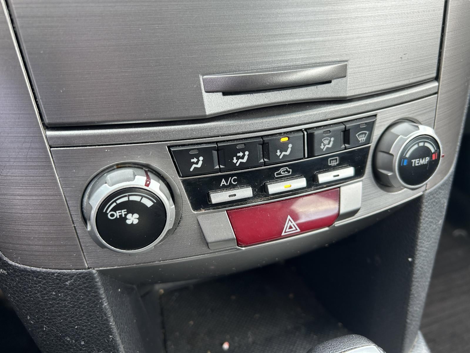 2014 Subaru Legacy 2.5i Automatic Premium